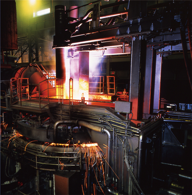 製鋼用電気炉で使用される人造黒鉛電極